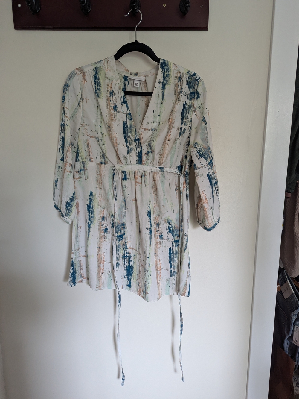 Abstract Pattern Maternity Blouse - Picture 2 of 5